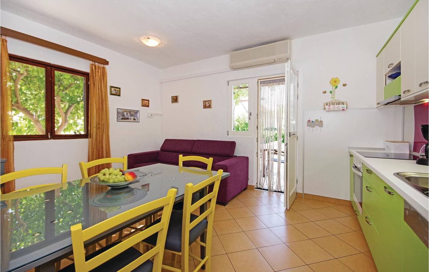 Foto 9 von 26: Modernes Apartment mit einem Schlafzimmer in der Nähe der Küste und des Stadtzentrums von Sucuraj
