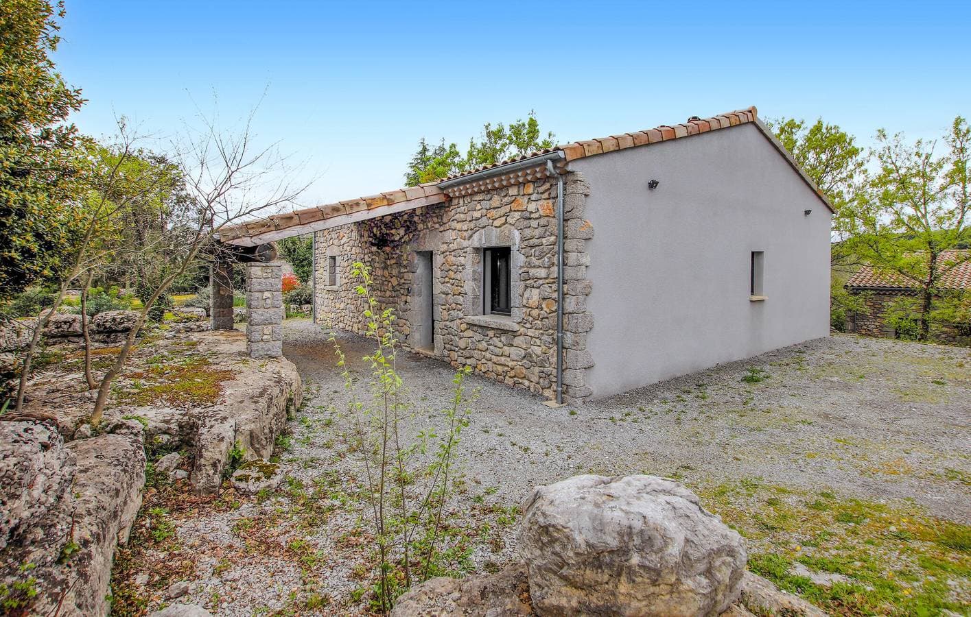 Gemütliche 1BR Wohnung mit WiFi & Parkplatz, 2.5km nach Saint-Alban-Auriolles 1