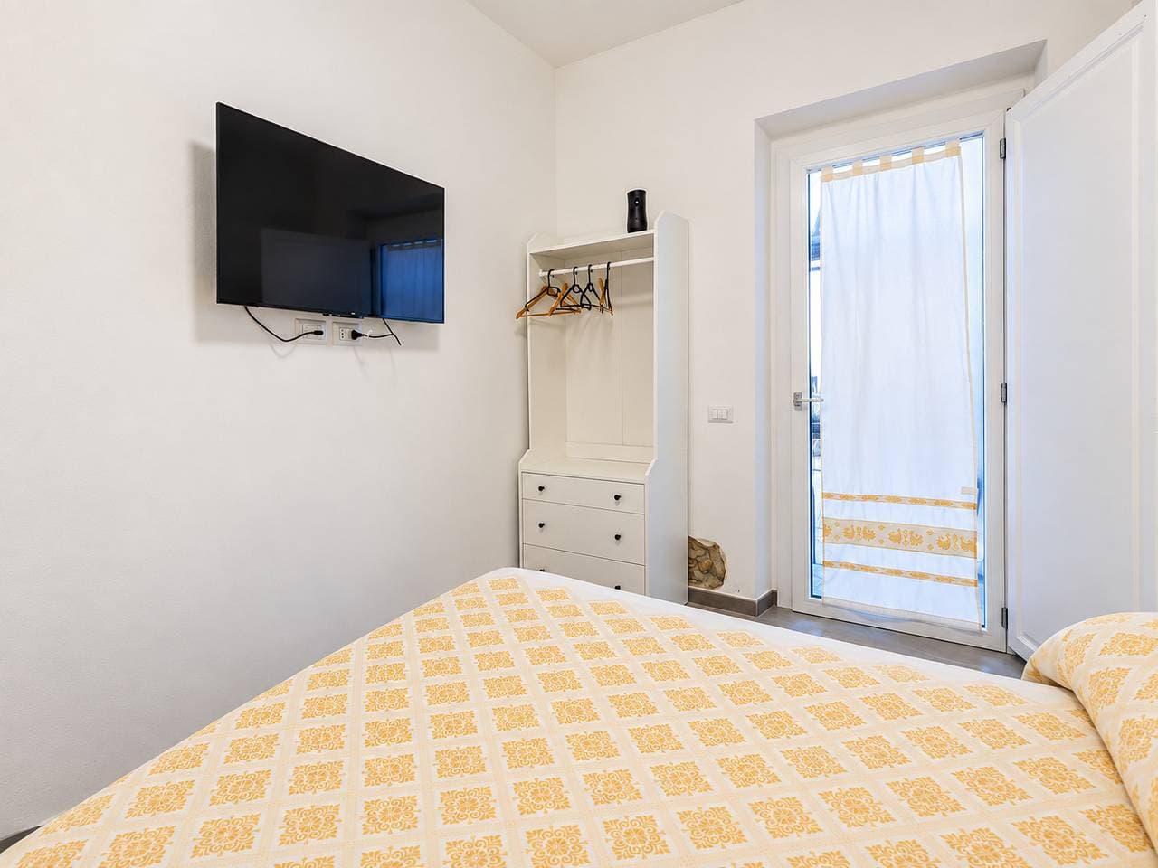 Foto 11 von 83: Private Gelbe Wohnung in Palma de Sols — Keine gemeinsamen Wohnräume