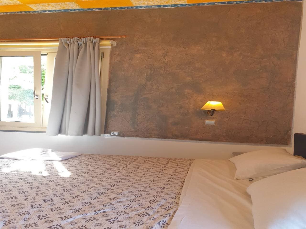 Foto 8 von 24: Geräumiges Zimmer in Creta für 3 Personen, mit Klimaanlage, Pool und Natur