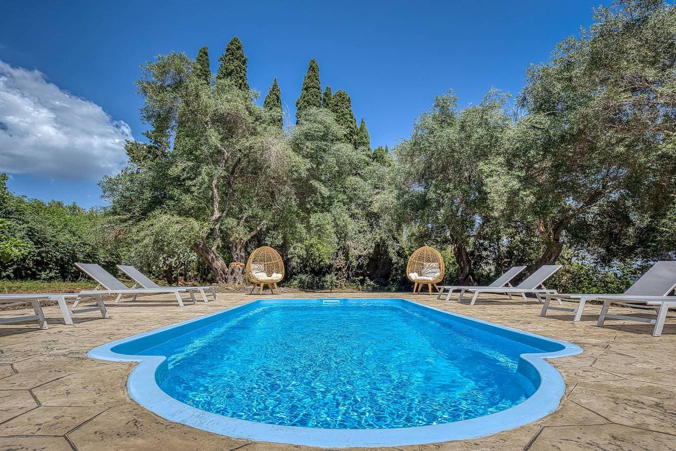 Foto 2 von 62: Villa für 8 Personen mit Pool