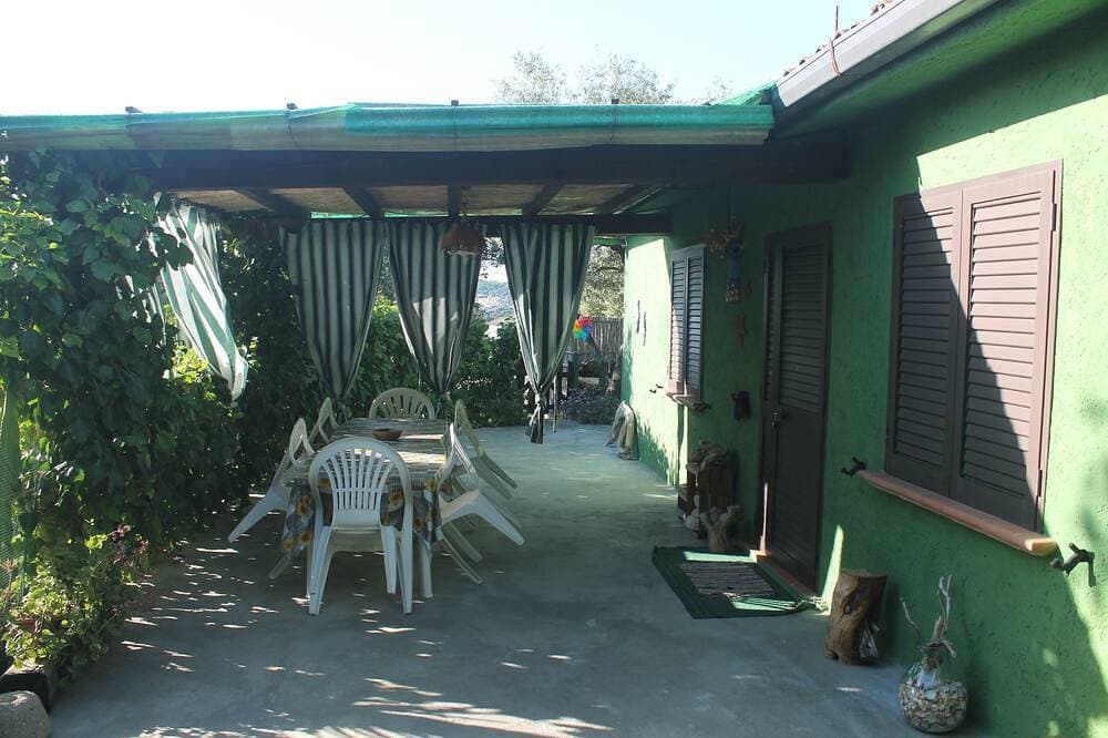 Vacation home in Muntiggioni. Sea, sun, relaxation. 1