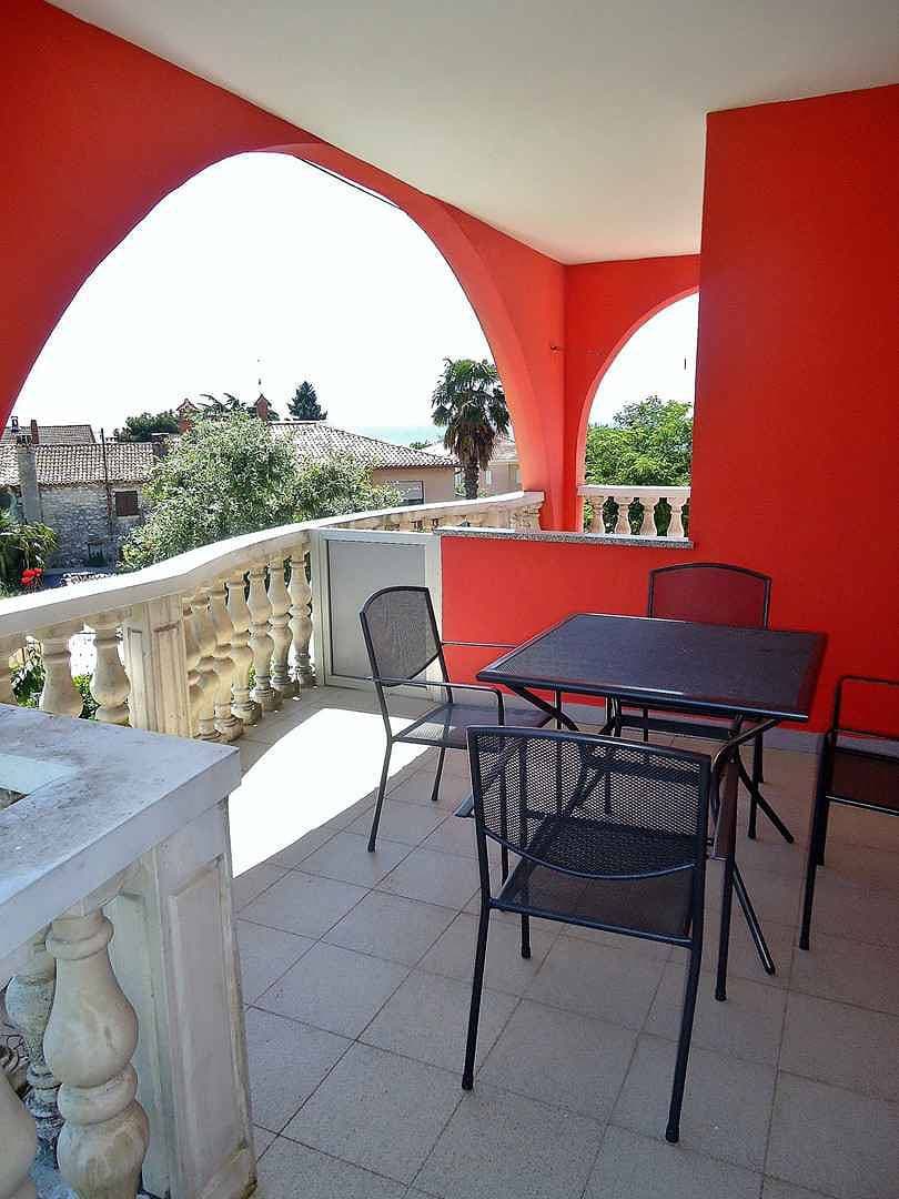 Foto 3 von 15: Ferienwohnung mit Balkon und Meerblick