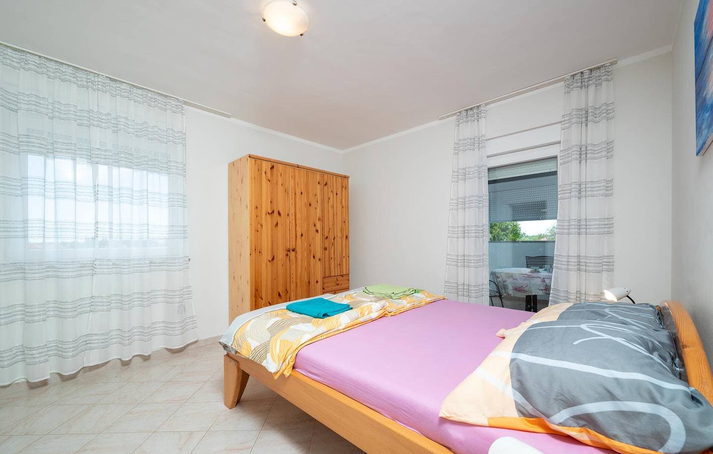 Foto 5 von 19: Gemütliche Ferienwohnung mit Terrasse, WLAN und Parkplatz in der Nähe der Küste und des Stadtzentrums