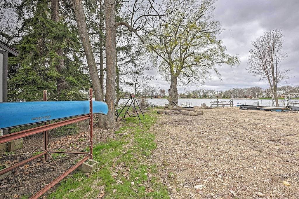 Foto 10 von 39: Waterfront Fond du Lac Home on DeNeveu Lake!