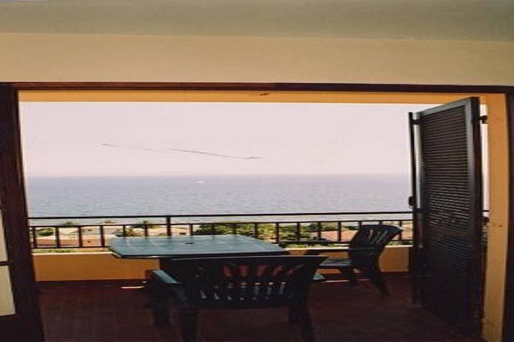 Foto 6 von 9: Wie ein Balkon auf der ganzen Klippe von Aajccio, Winter und Sommer!