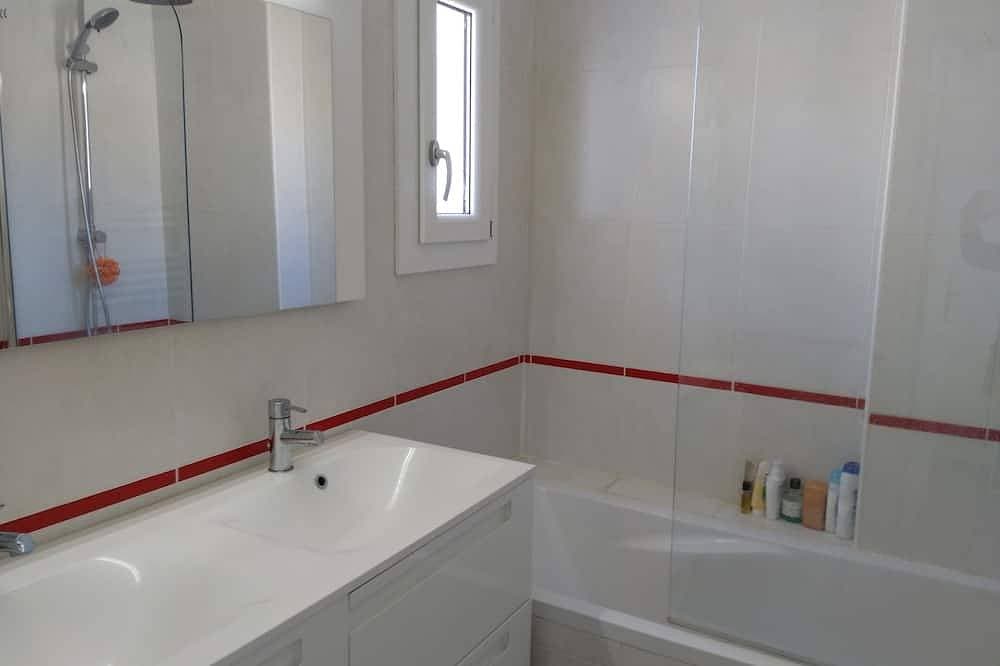 Foto 10 von 26: Large house 15 min from Aix en Provence and 30 min from Marseille and the beaches.