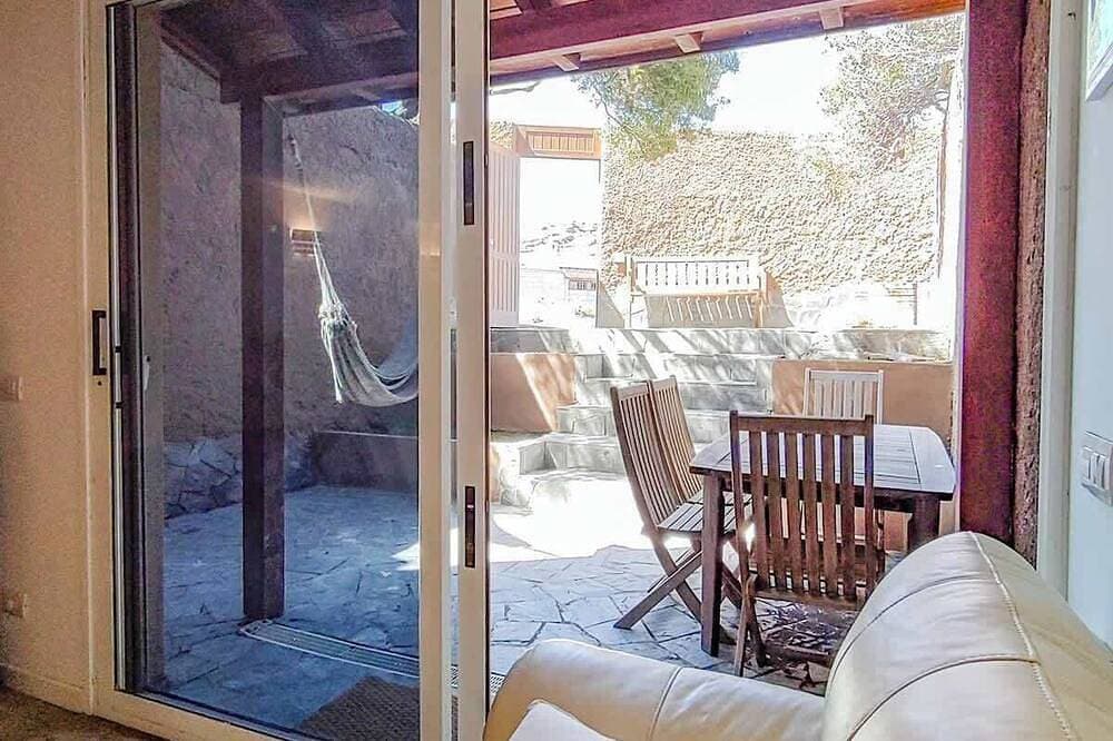 Foto 10 von 17: Jacuzzi Refurbished Loft / Beachfront Retreat