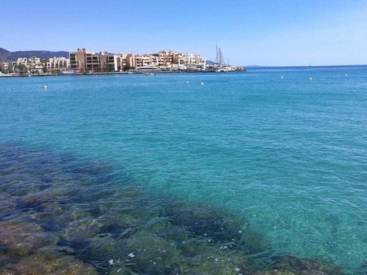 Foto 13 von 15: Gemütliche 2-Zimmer-Wohnung mit Terrasse, Parkplatz und nahe Strand in Bormes-les-Mimosas
