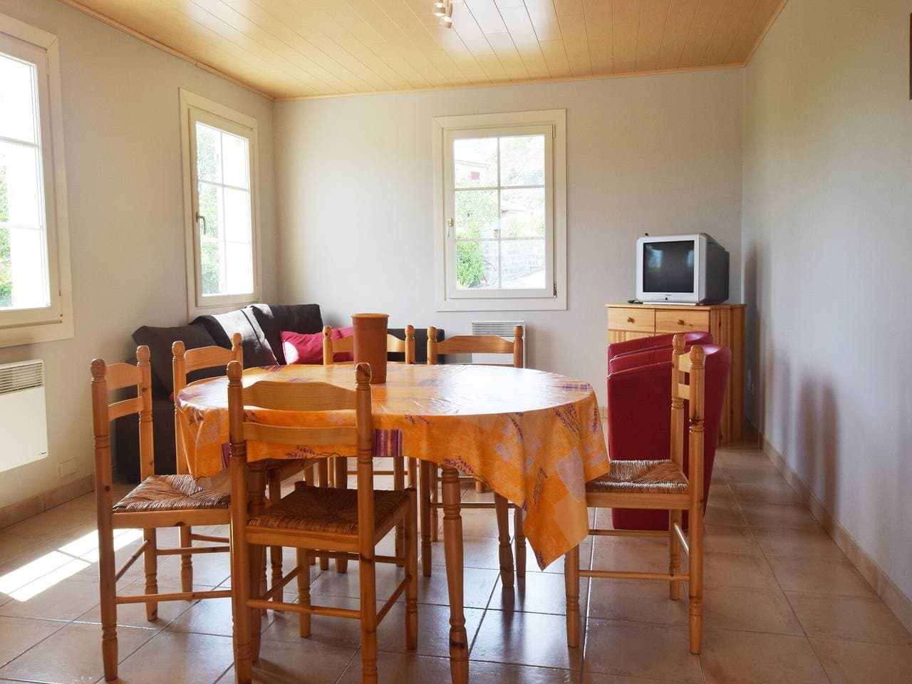 Foto 6 von 74: Ruhiges Ferienhaus in Les Vans mit Pool
