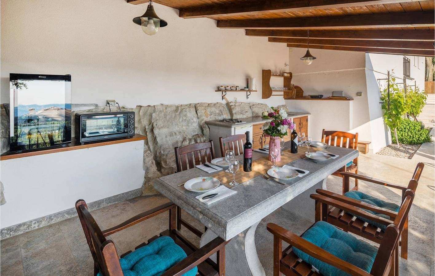 Foto 8 von 52: Charmante 200 m² große Wohnung mit Pool und Terrasse, 2,5 km vom Fluss entfernt
