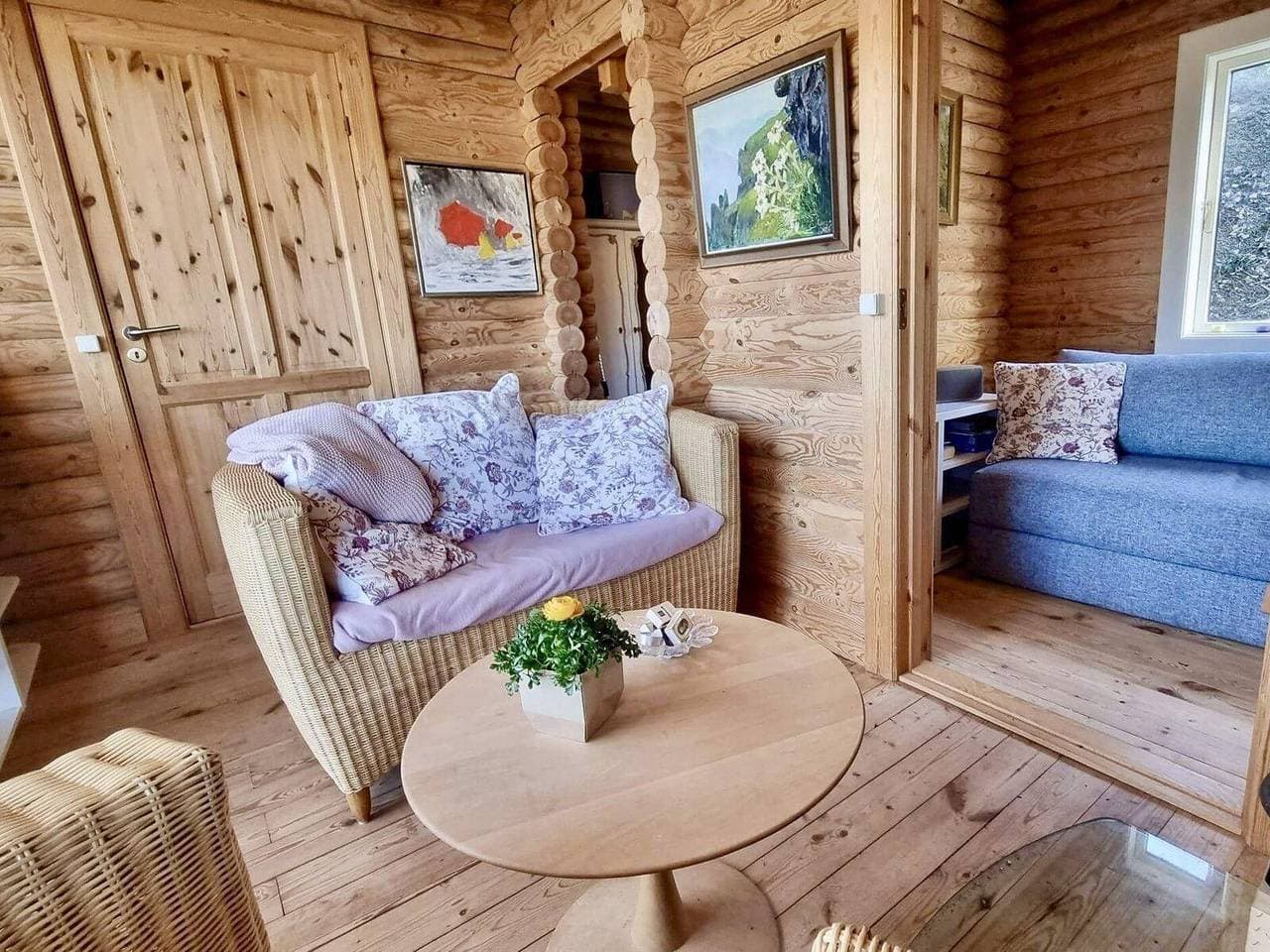 Foto 2 von 28: Gemütliches Ferienhaus mit Meerblick, Holzofen und urigem Charme