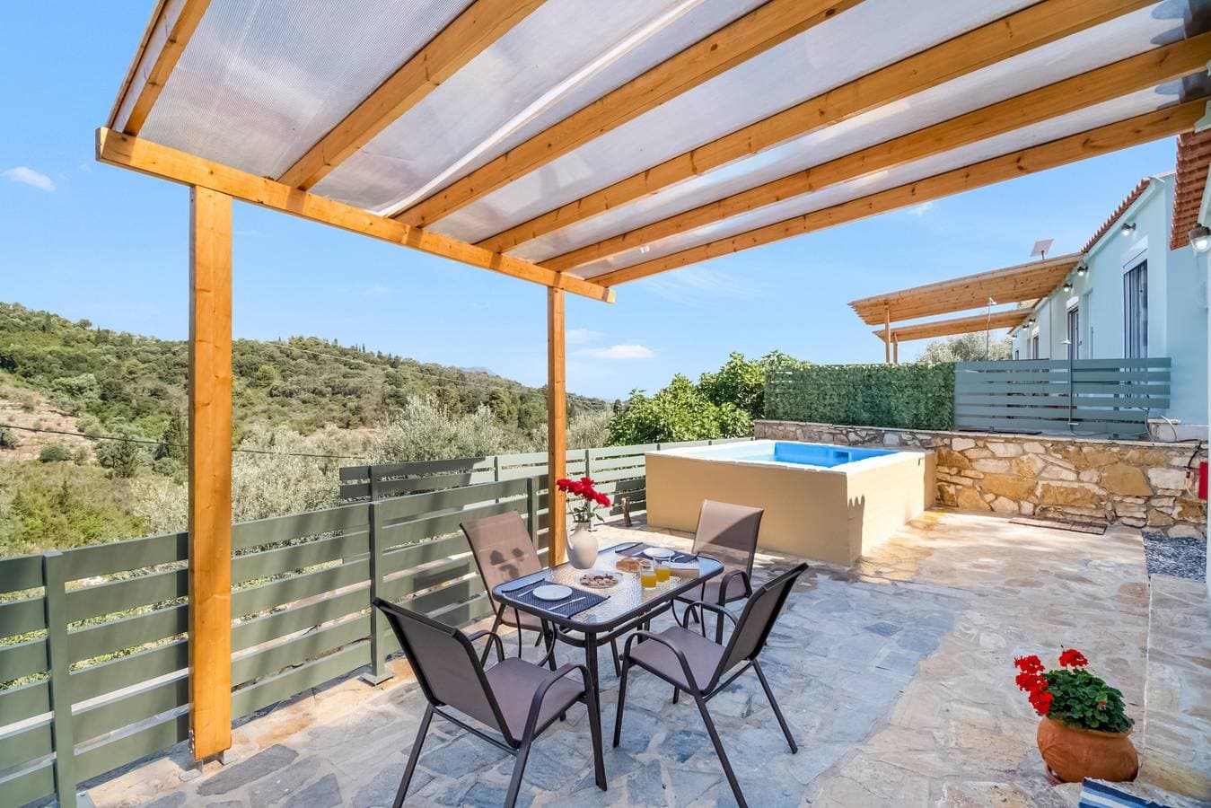 Foto 2 von 22: Villa "Μyrsini" mit Meerblick, 2 privaten Terrassen, eigenem Pool und Wi-Fi