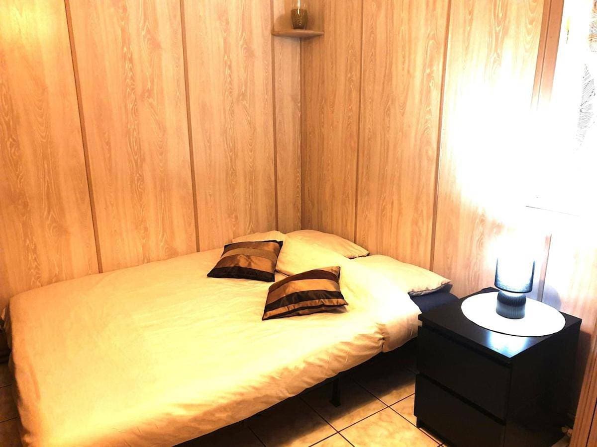 Chambre Cosy bien équipée proche RER aux Portes de Paris 1