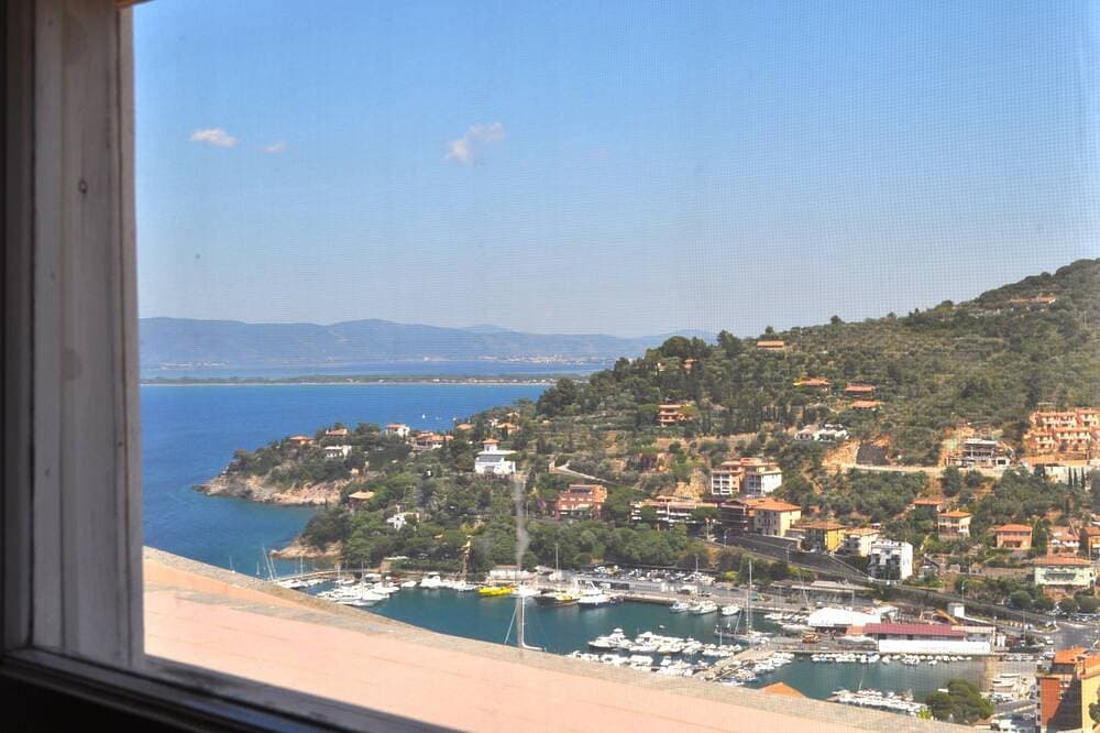 Foto 13 von 16: Porto Santo Stefano: Apartment mit Terrasse und herrlichem Blick auf den Hafen