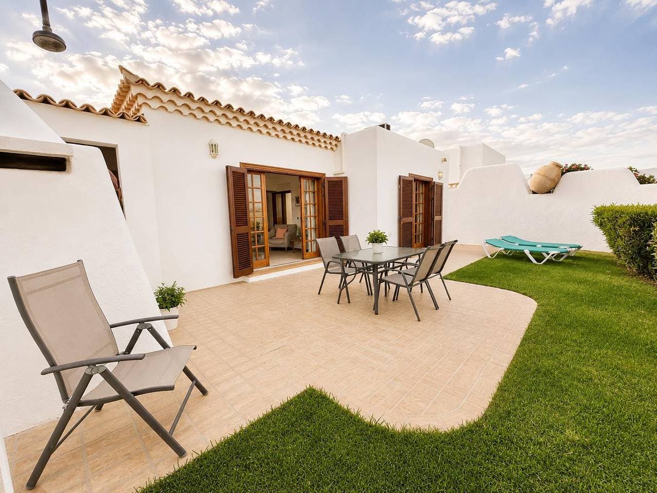 Foto 2 von 38: Villa für 6 Personen mit Balkon