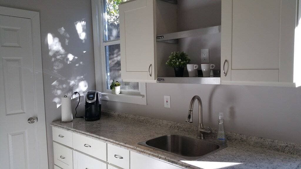 Foto 2 von 10: Remodeled Guesthouse im trendigen Viertel Berkeley / Oakland Rockridge