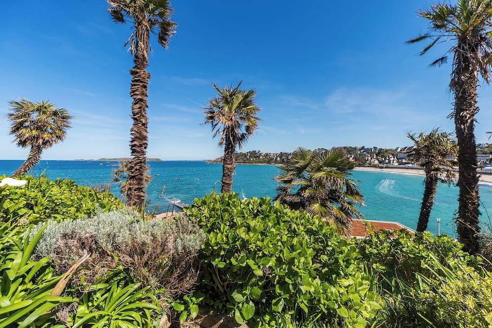 Brittany, Perros-Guirec, pink granite coast, Trestraou beach, luxury apartment 1