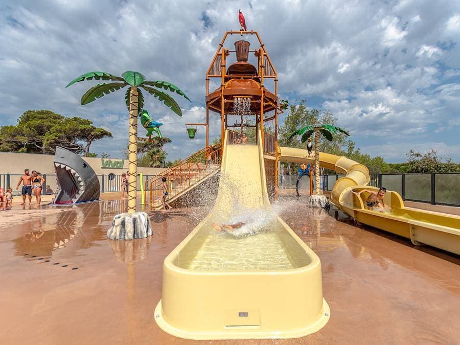 Foto 6 von 51: Camping De Saint Aygulf Plage - Mobilheim 5 personen - 3 Schlafzimmer - 5 Personen