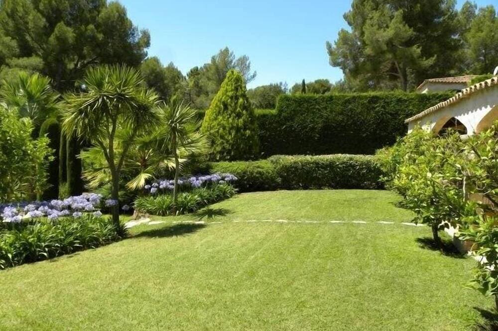 Foto 10 von 24: Wunderschöne Villa mit Pool in traumhafter Allein Gärten, auf privaten Bereich