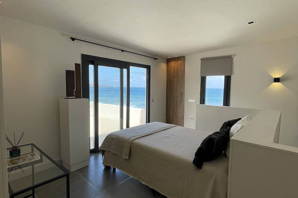 Foto 3 von 22: Casa Lúa in front of the sea
