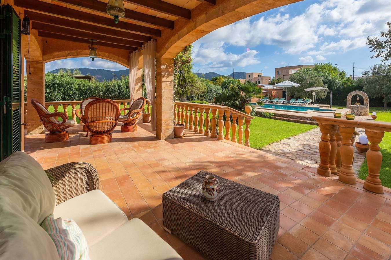 Foto 11 von 37: Rustikales Ferienhaus Es Fasser mit Pool, Garten, Terrassen & WLAN; Parkplätze und Garage vorhanden