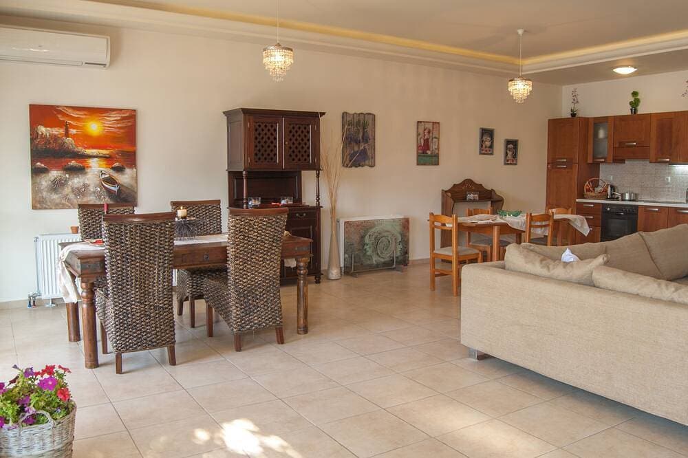 Foto 9 von 15: Das Beachfront Apartment ist Teil des Villa Omega-Komplexes am Lygaria Beach.