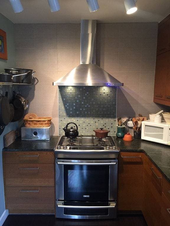 Foto 10 von 35: 2 Br / 1Bath Bright-Spacious Flat 2 Blocks vom Lake Merritt, 10 m zu Fuß von Bart