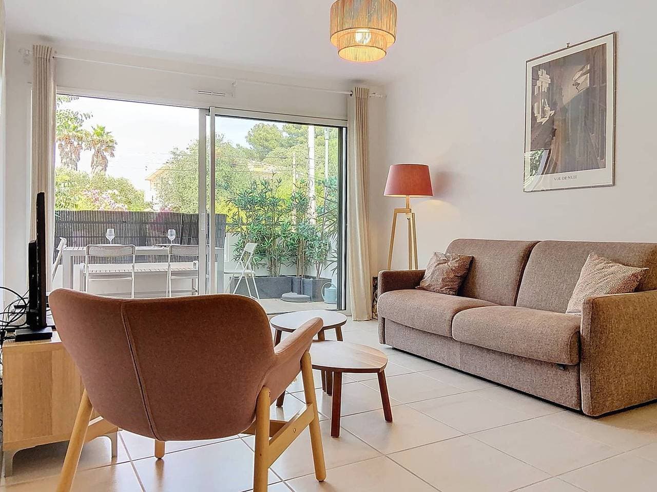 Foto 2 von 26: Luxus-Apartment, 2 Schlafzimmer, Terrasse, Pool, Parkplatz, 150m vom Strand - Saint-Cyr-sur-Mer