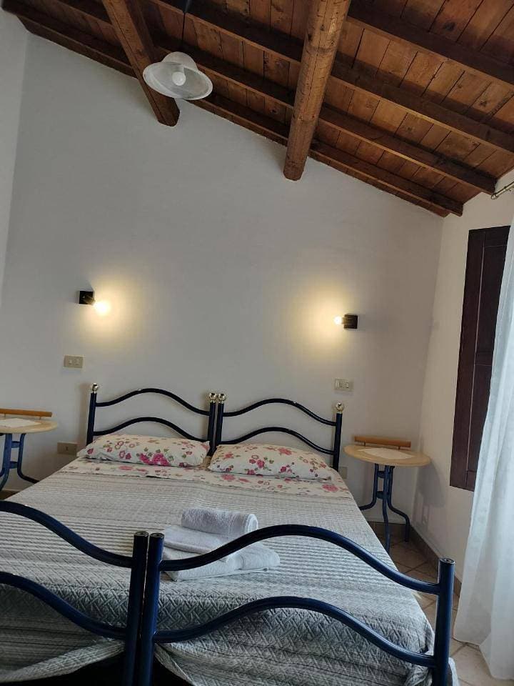 Foto 7 von 12: Double Room with Private External Bathroom