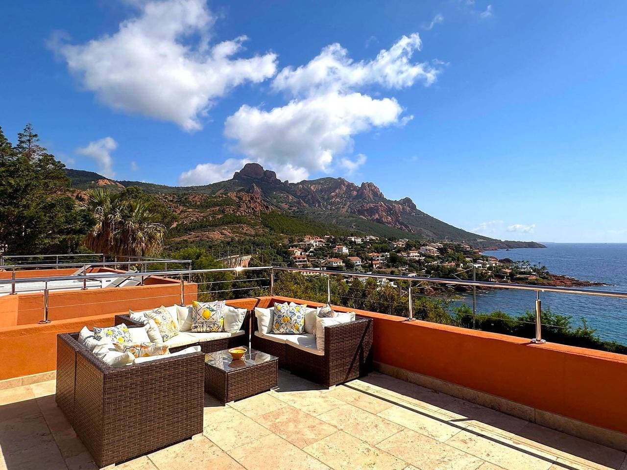 Foto 4 von 33: Tolles Ferienhaus für Familien mit Meerblick und Schwimm Spa, 5 Min. zum Strand