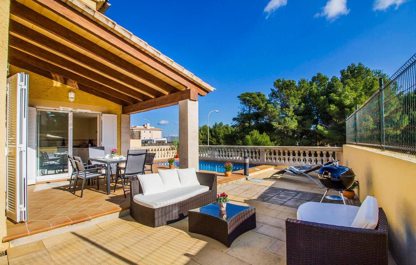 Foto 4 von 36: Rückzugsort am Meer mit Pool und Terrasse bei Cala Mitjana