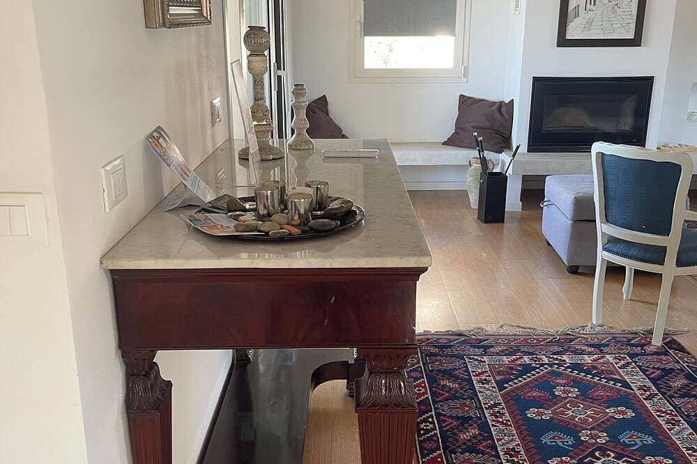 Foto 10 von 30: Marinella Home & Sea: Terrace with Ocean View & Comfort in Sferracavallo (Sleeps 8)
