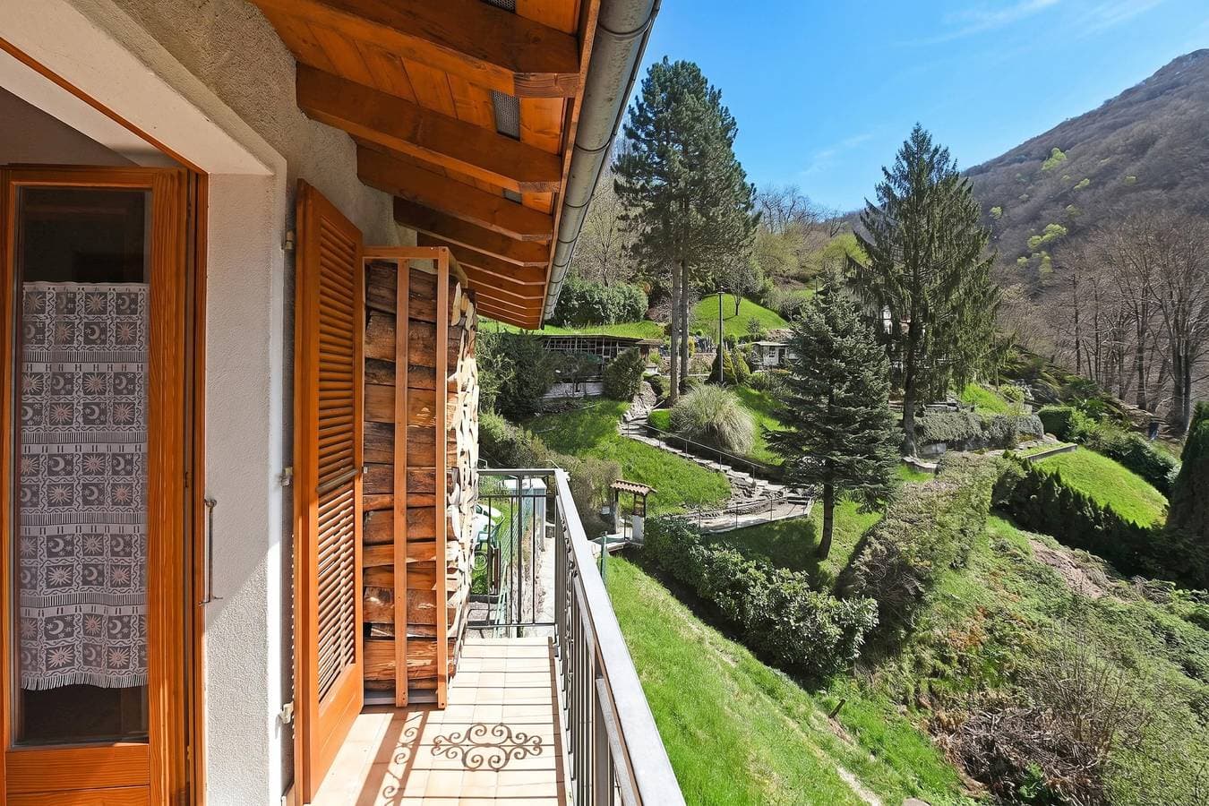 Foto 8 von 31: Casa Lara: Cosy Alpine Home Near Lugano + Garden (Sleeps 5)