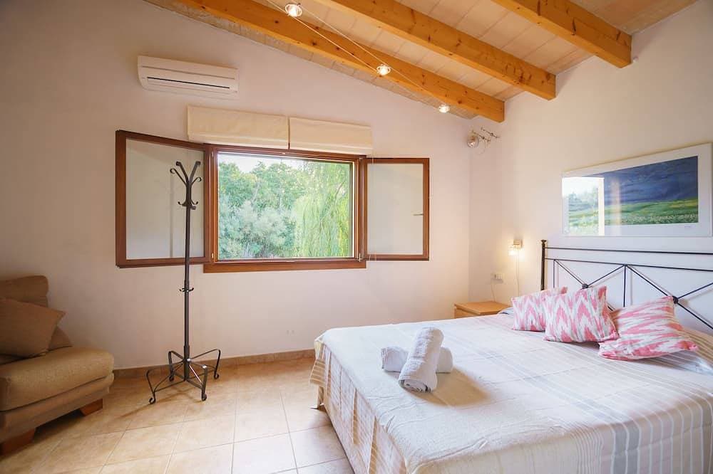 Foto 4 von 24: Schöne Villa, neu gebaut, mit Steinmauern und natürlicher Umgebung