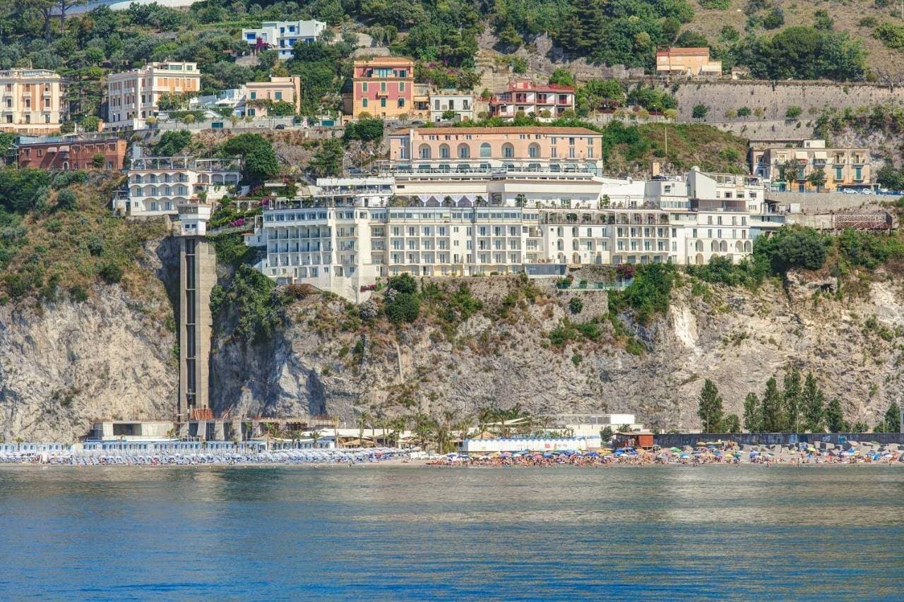 Lloyd's Baia Hotel 1