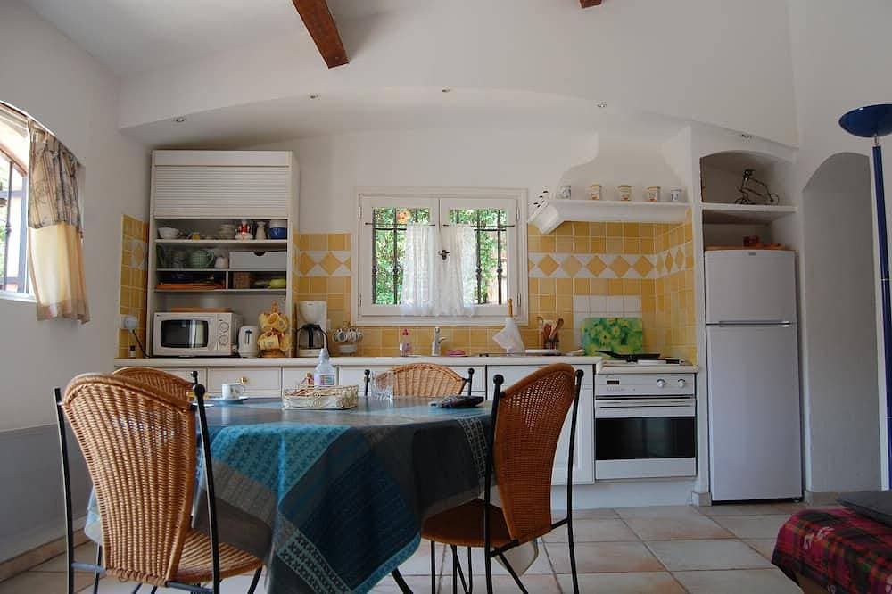 Foto 13 von 22: Unabhängiges Ferienhaus für 4 Personen in Auribeau / Siagne mit Grillterrasse