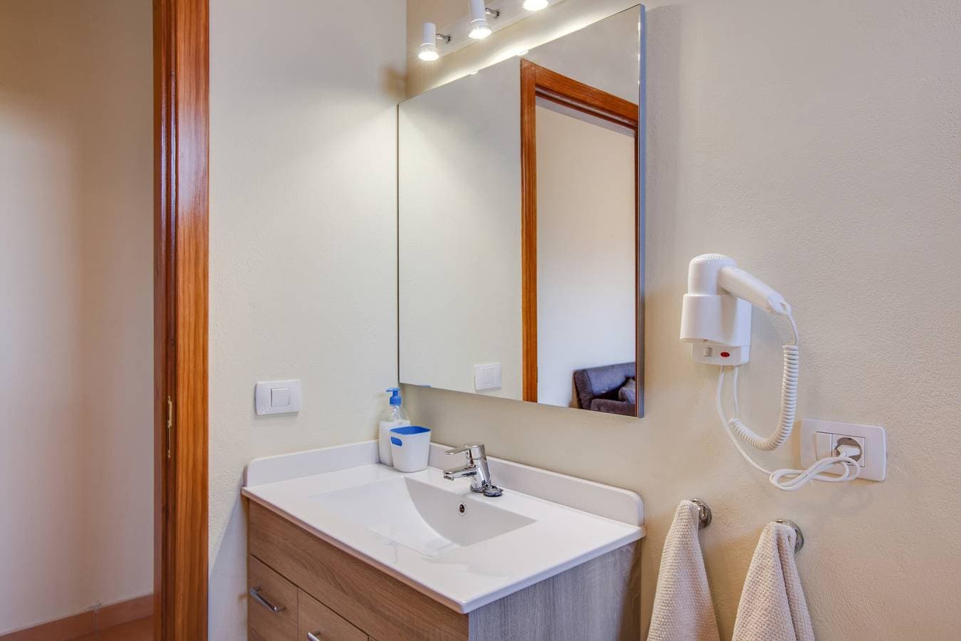 Foto 13 von 29: Ferienwohnung "Casa Quemahierro 2" mit Teideblick, Pool und Garten