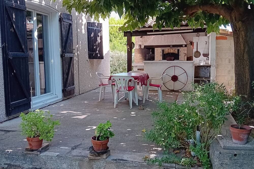 Large house in Provence village of Entressen with enclosed garden planted with trees, quiet location 1