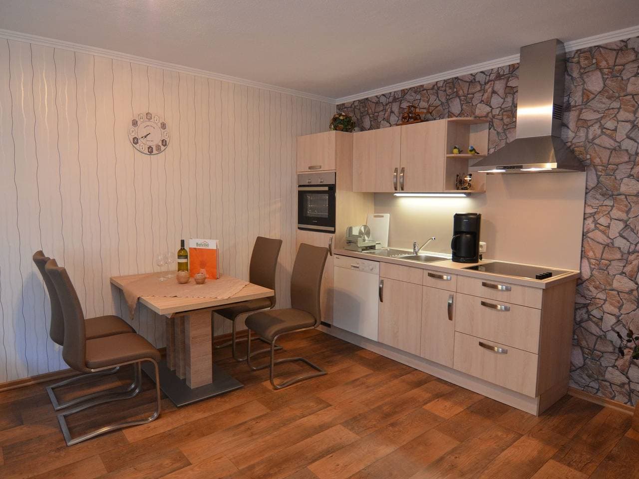 Foto 2 von 25: Charmante Ferienwohnung mit Terrasse in Medebach