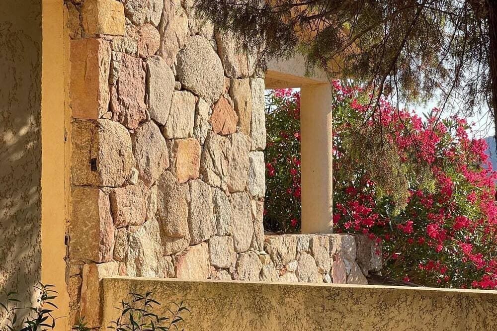 Foto 5 von 18: Swimming pool, comfort and unspoilt surroundings: everything you need to discover the far south is here.