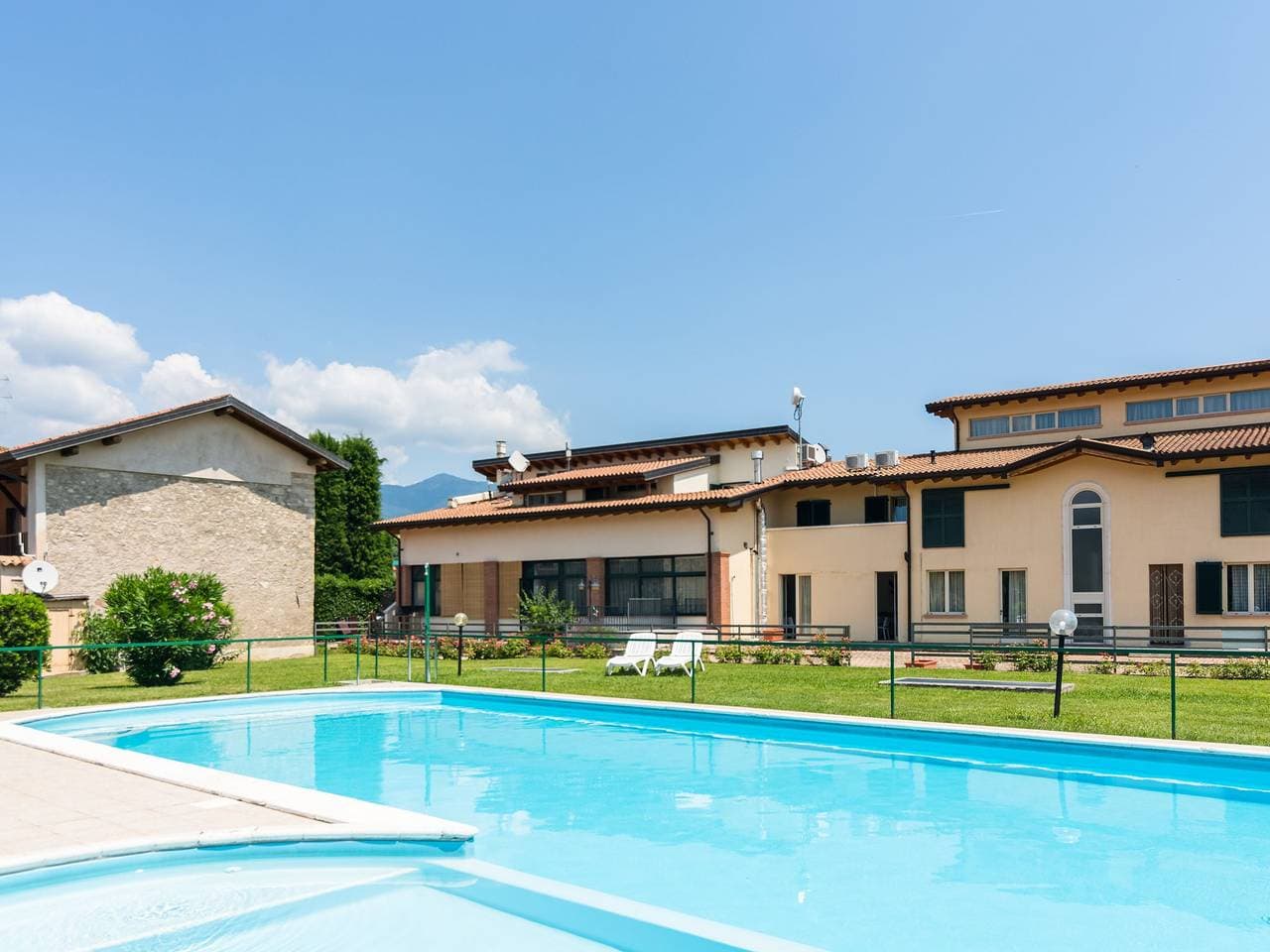 Modernes Apartment in Salò mit Swimmingpool 1