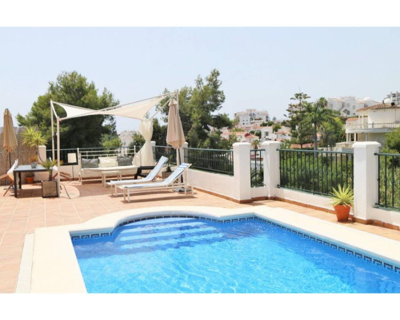 Foto 2 von 23: Ferienwohnung mit privatem Pool nahe dem Strand mit 2 Terrassen und WLAN