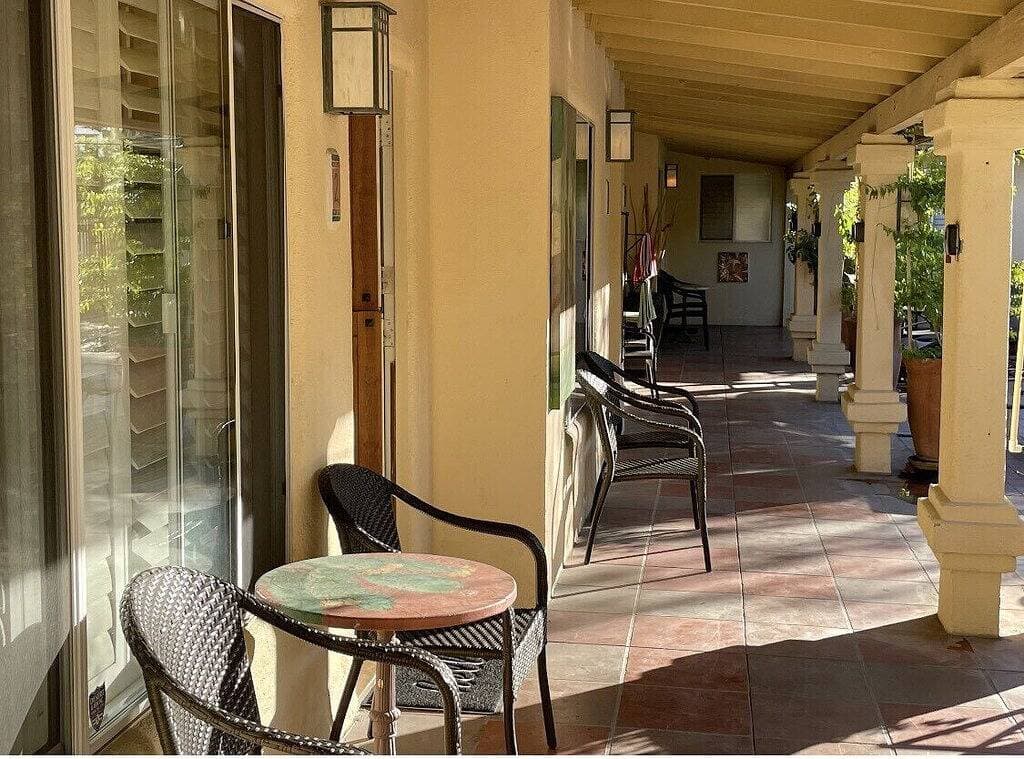 Foto 6 von 27: 🌸Room 2️⃣ in a former boutique hotel, two blocks from Downtown Palm Springs 🌞
