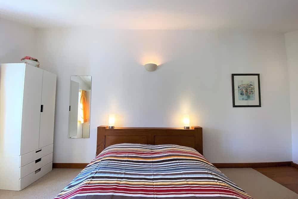 Foto 5 von 30: BaskoParadis I ÖkoFeWo I Bett 160 I Terrasse I Panoramablick I Garten I Esel