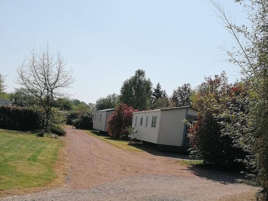 Foto 10 von 23: Camping Ushuaïa Villages - Les Pommiers Pays d'Auge - Unterkunft 2 personen - Ungewöhnlich La Grange (ohne Sanitäranlagen)