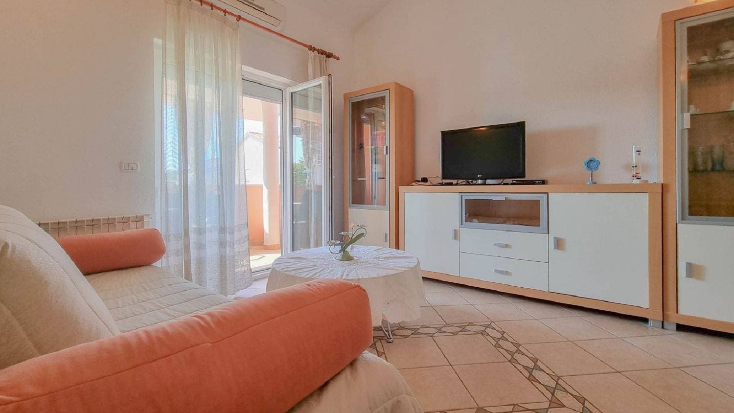 Foto 12 von 34: Hundefreundliches Apartment mit privatem Balkon, Waschmaschine, Klima, WiFi