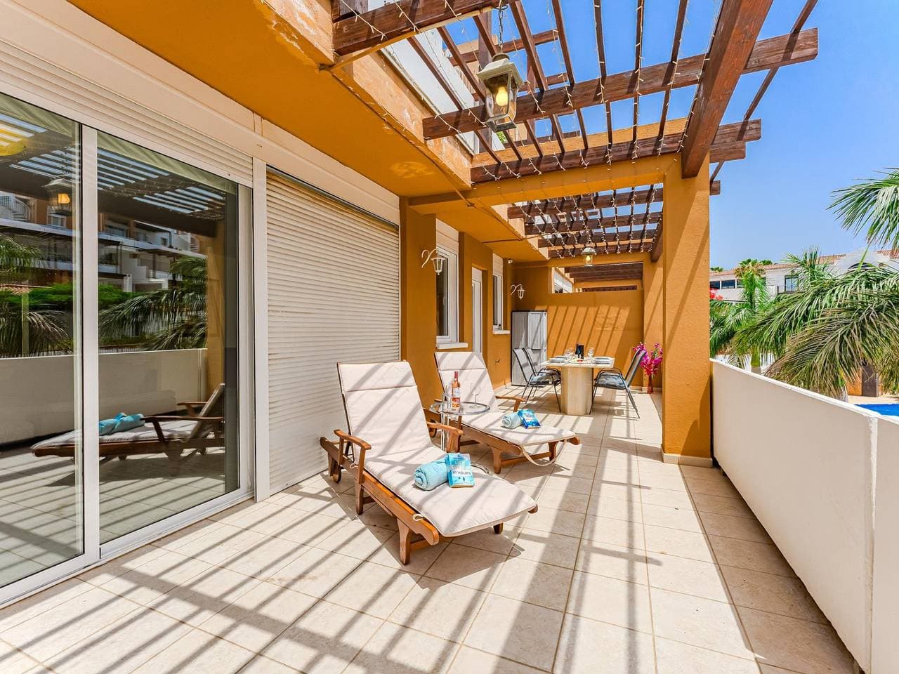 Foto 2 von 24: Oase mit Meerblick - Pool, Terrasse, WiFi, 200m zum Strand