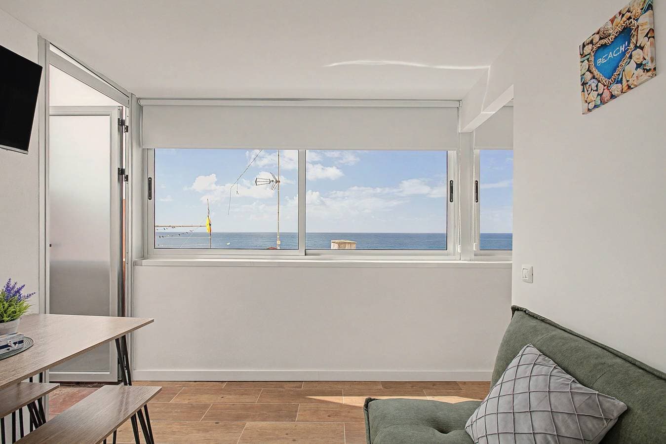 Foto 3 von 27: Ferienwohnung 'Ático La Morena' mit Meerblick, privater Terrasse und WLAN