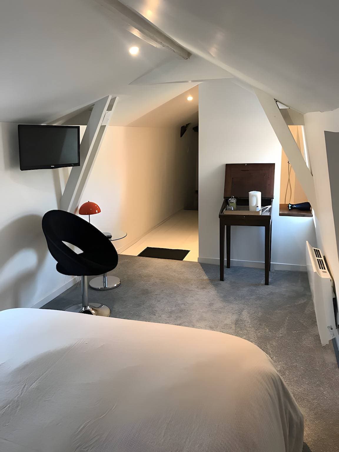 Foto 11 von 32: Gästezimmer im Herzen von Cognac – la maisonbyyann, Zimmer 3